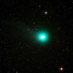 Detailaufnahme des Kometen Lovejoy C/2014 Q2. Der australische Amateurastronom Terry Lovejoy entdeckte den nach ihm benannten Kometen am 17. August 2014. Im Januar 2015 kam der Komet in Erdnähe und passierte den Sternhaufen der Plejaden (Oliver Paulien)