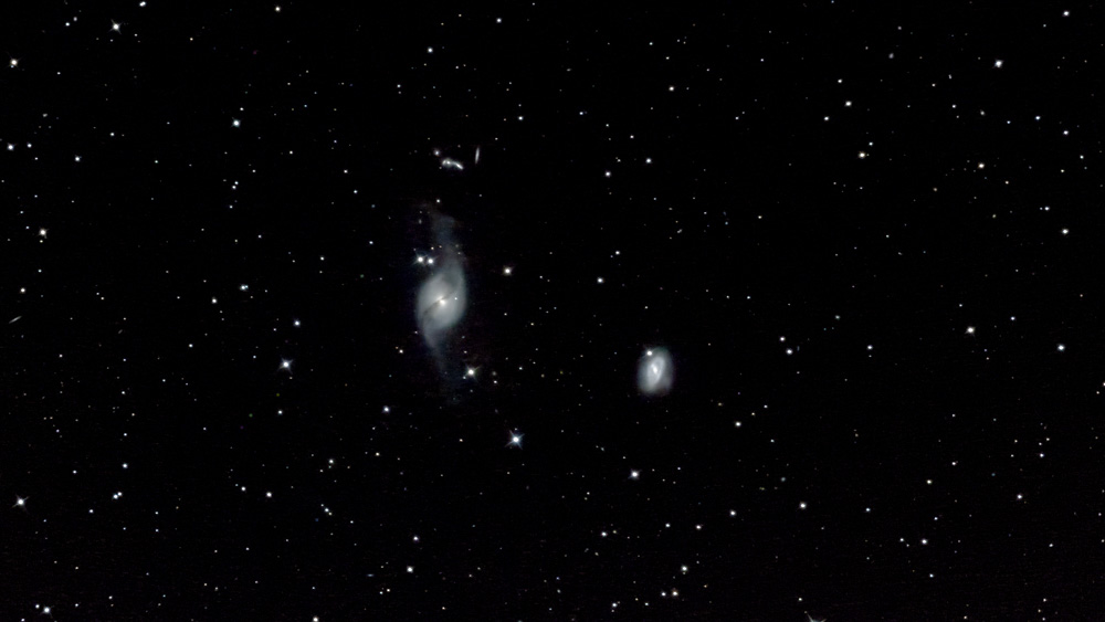 NGC 3718 ist eine Balkenspiralgalaxie im Sternbild "Großer Bär" (Torsten Brinker)